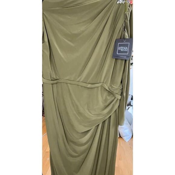 MAC DUGGAL BOAT NECK JERSEY GOWN W/ EMBELLISHED SHOULDER - Picture 8 of 9